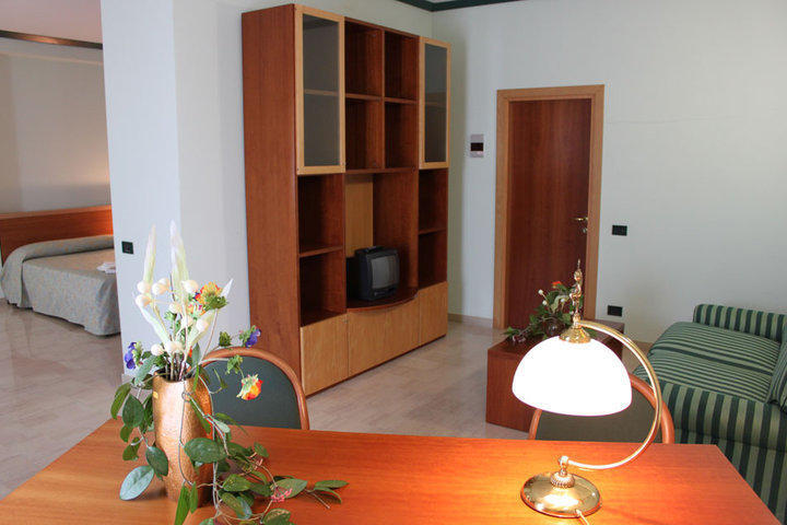 Casa Per Ferie Benedetto XIII 호텔 그라비나인풀리아 객실 사진
